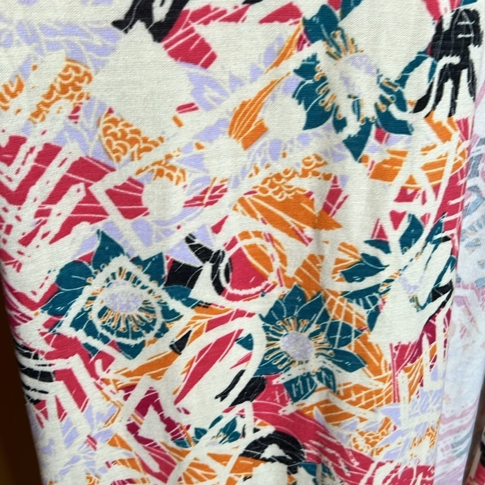 NWT LuLaRoe Joy Duster Vest Medium Rare Abstract Floral Print - Picture 3 of 8